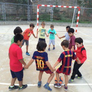 diversesplai's tweet photo. Extraescolars: Futbol! https://t.co/yhgIkGX7wH https://t.co/hZAOUgXcSQ