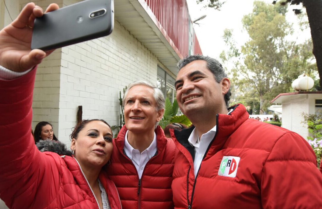 EnriqueOchoaR's tweet photo. Les comparto estos momentos con nuestro Precandidato @JoseAMeadeK y con el Gobernador @alfredodelmazo en #EdoMex.

#PepeMeadeEnEdoMex https://t.co/yUKrVJC8dS