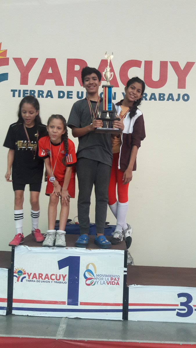 soraimapetit's tweet photo. @RichardN_PSUV @rafaellacava10 @Fundadeporte @colegiojuan23 @ChemaneBolivar Carlos carrasco medalla de oro y plata en nacional de esgrima. https://t.co/la9jccIqpR