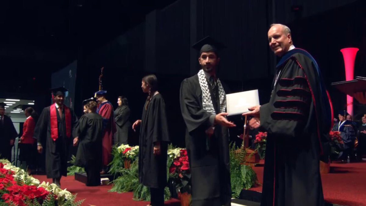 الحمدلله الذي بنعمته تتم الصالحات تم بحمدلله تخريج ابننا احمد ذياب القحيص من جامعة University Of Tampa بدرجة البكالوريوس تخصص إدارة أعمال تمويل. 
ونسأل الله التوفيق له ولكم.