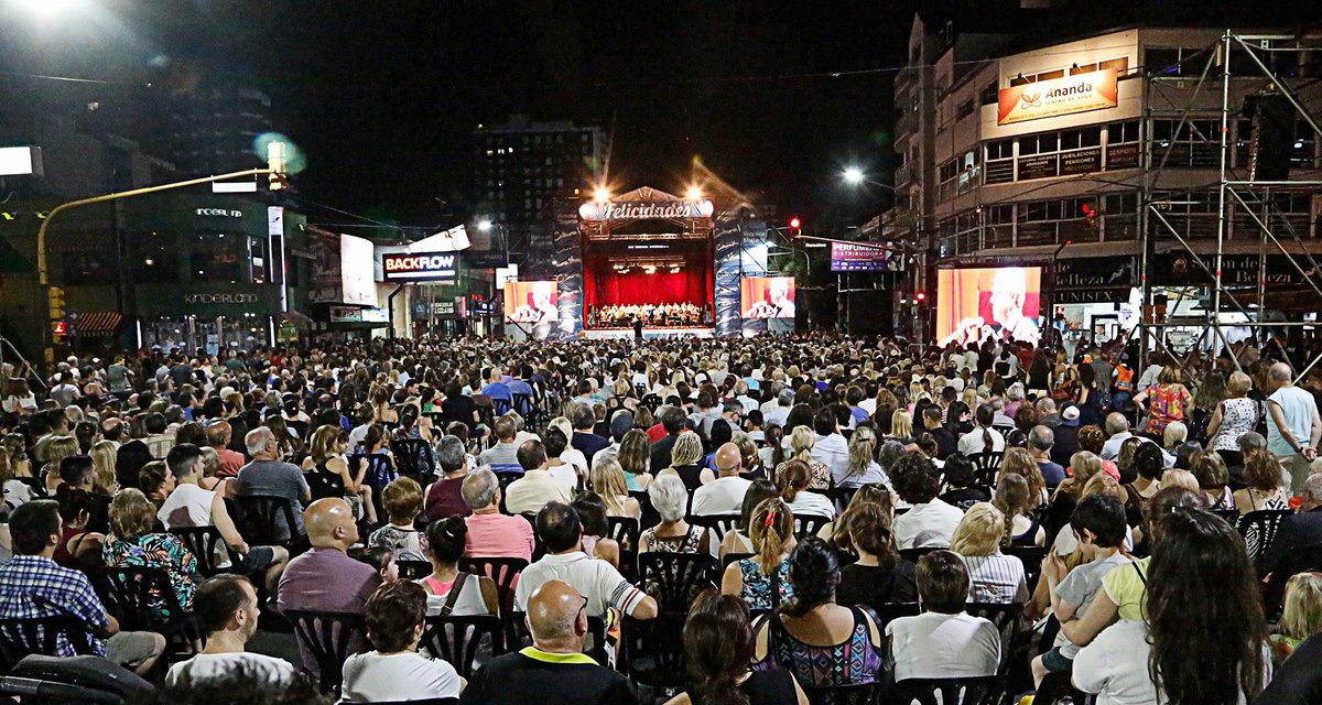culturalmatanza's tweet photo. Alucinante cierre del año concierto a #CieloAbierto 👏🏼👏🏼¡gracias por acompañarnos! https://t.co/cZXu84DvA9 https://t.co/AIO6sMwWJo
