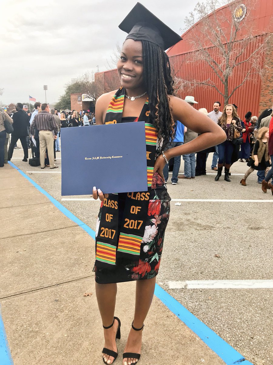 YoSoyKiea's tweet photo. wasnβt easy at all but allow that FAITH to take you miles .. and miles ..... and miles β¨β¨β¨
#TAMUCGrad π
#BlackMagic https://t.co/Nb7J6qpIld