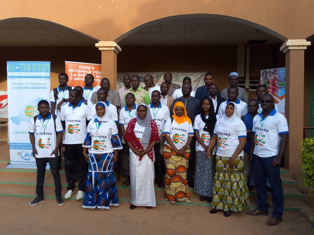 _smartcontact's tweet photo. @eTakaraNiger 2017: 95 000 personnes au Niger et la diaspora ont voté par #SMS via @_smartcontact au 1812. Le vote du Public, un moyen indispensable pour la réussir son événement et mobiliser le public. #Niger2.0 Merci à  @guimbasaidou @Cipmen @AnsiNiger @allahoury https://t.co/nQ7uBmMJc4