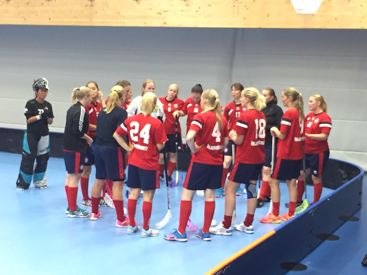 FrotunaDam's tweet photo. Förlust med 9-6 mot Teknologerna. En bra Upphämtning 1-4 till 4-4  i 2a men Teknologerna hade bättre utdelning på sina avslut i 3e #div2 #floorball https://t.co/agqPsdxBx5