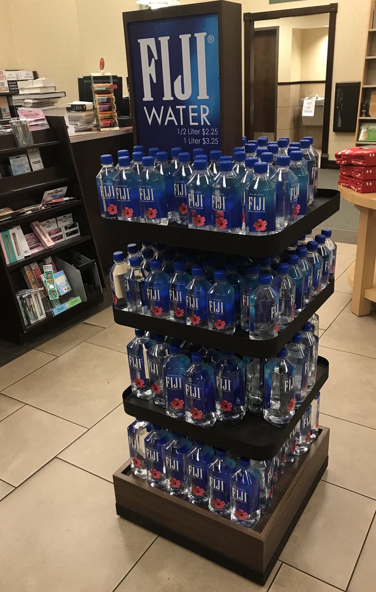 JeremySellmeyer's tweet photo. I identify strongly with the side of me that sees this display and begins singing @owlcity lyrics. #oddity #thatsallright https://t.co/ayfIUUexnx
