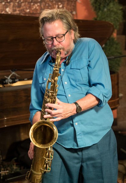 kimberlychun's tweet photo. RIP!!! RT @KQEDarts: We're saddened to hear of the recent passing of musician, Ralph Carney. We look back on his talents of tirelessly turning tragedy to something beautiful: https://t.co/1TagMFODer via @kevjones30 https://t.co/bu5HWyoiEb