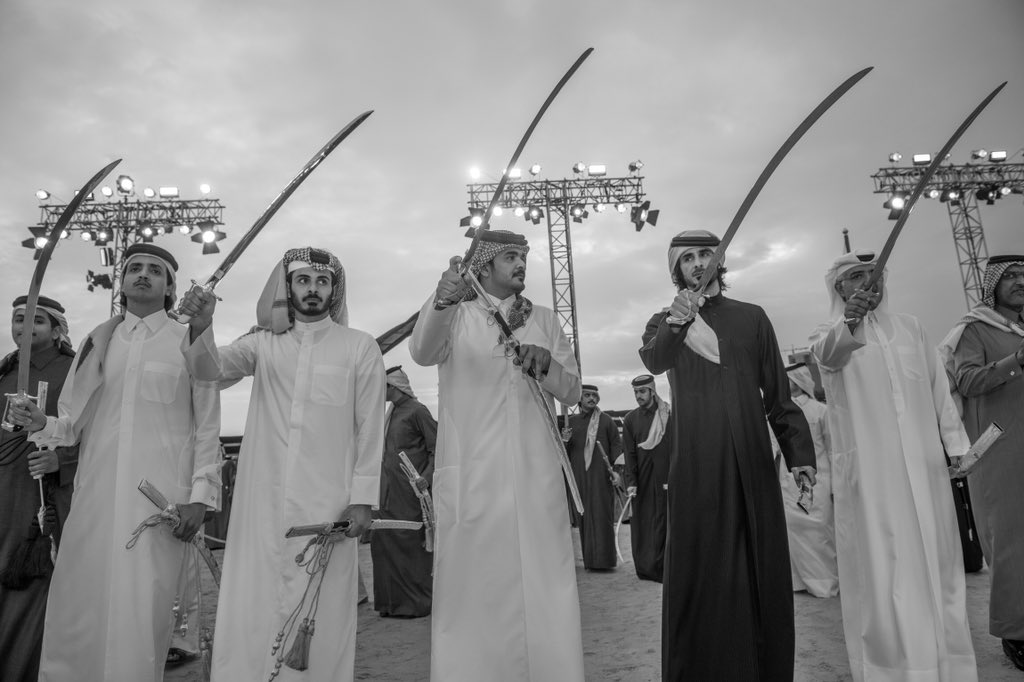 JoaanBinHamad's tweet photo. فـحِـنَّا حــرارً فـي ليالي السـيالي ..
هـدَّاتـنـا يـفـرح بها كــل مـغـبـون ..
ما سـاقت الخَاوه ندور الـحـلالـي ..
ولا نرتضي بالذِّل في مسكن الهون ..
ونـفـوسـنا تِـرخِـص لـنـا كـل غـالي ..
ونرخص بها في ساعة النَّاس يغلون ..
#المؤسس
#ابشرو_بالعز_والخير 
#تميم https://t.co/siTgblqhgE
