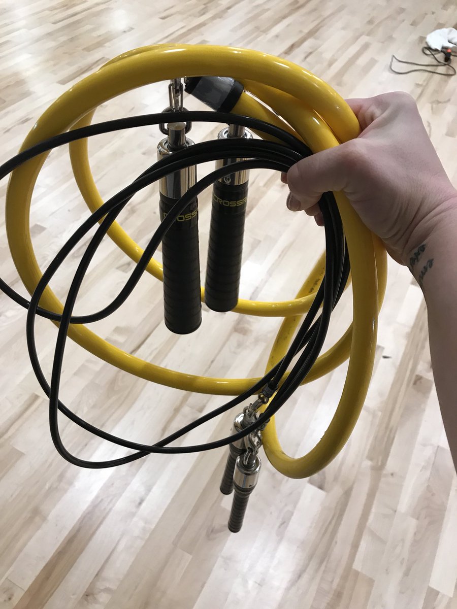 jenmkirch's tweet photo. Coming in hot—no #easylikesundaymorning when #thecutjumprope @Equinox with @Crossrope is involved #agilityrope #furyrope #jumpropeclass #committosomething https://t.co/OeuxZDPze7