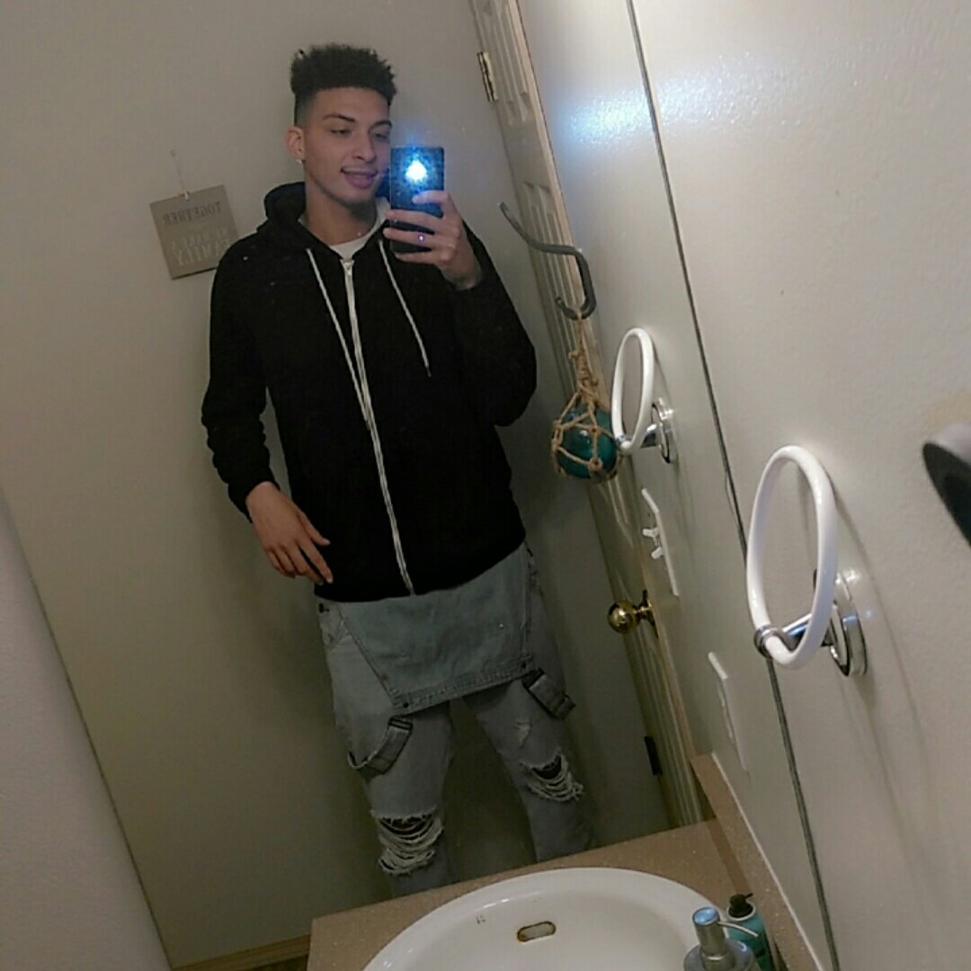 Agent_Brezzy's tweet photo. #NewProfilePic https://t.co/cc2E9hCkhA