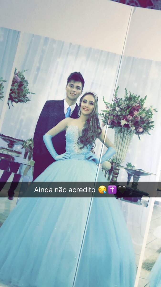 dudabongiorno's tweet photo. Não sei o que pensar, não cai a ficha!!! Vai estar smp cmg 🖤✝️🙏🏻😪 #ripvini https://t.co/Rj8dpdNGjO