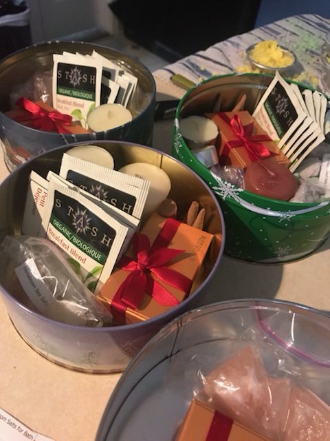 get_asana's tweet photo. Homemade Holiday Gifts. I hope they like them. 

(incense, candles, tea, Himalayan salt chunks, scented Epsom salts, lavender oil, chocolates and more). 

#yoga #yogateacher #newme #bepresent #getoffyourasana #getoffyourasanabykaygee2 #getoffyourasanabykaygee #imovemountains https://t.co/Upe7nMsT3o