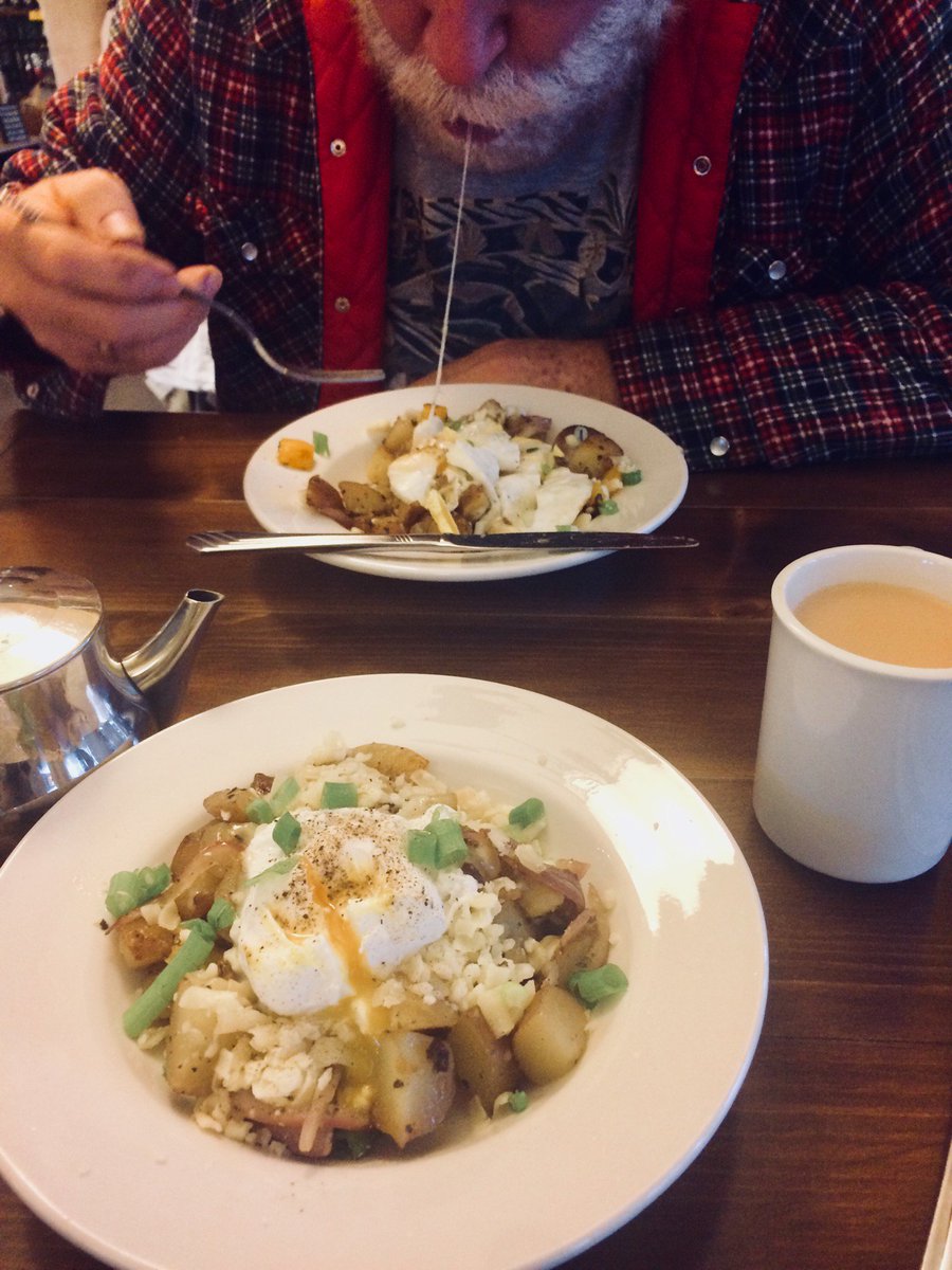 Alilouisa's tweet photo. Brunching with Dad. #HomeForTheHolidays (@ Golden Ears Cheeseworks - @goldenearscheez in Maple Ridge, BC) https://t.co/HGV5C7nviX https://t.co/jwxTrNd49G