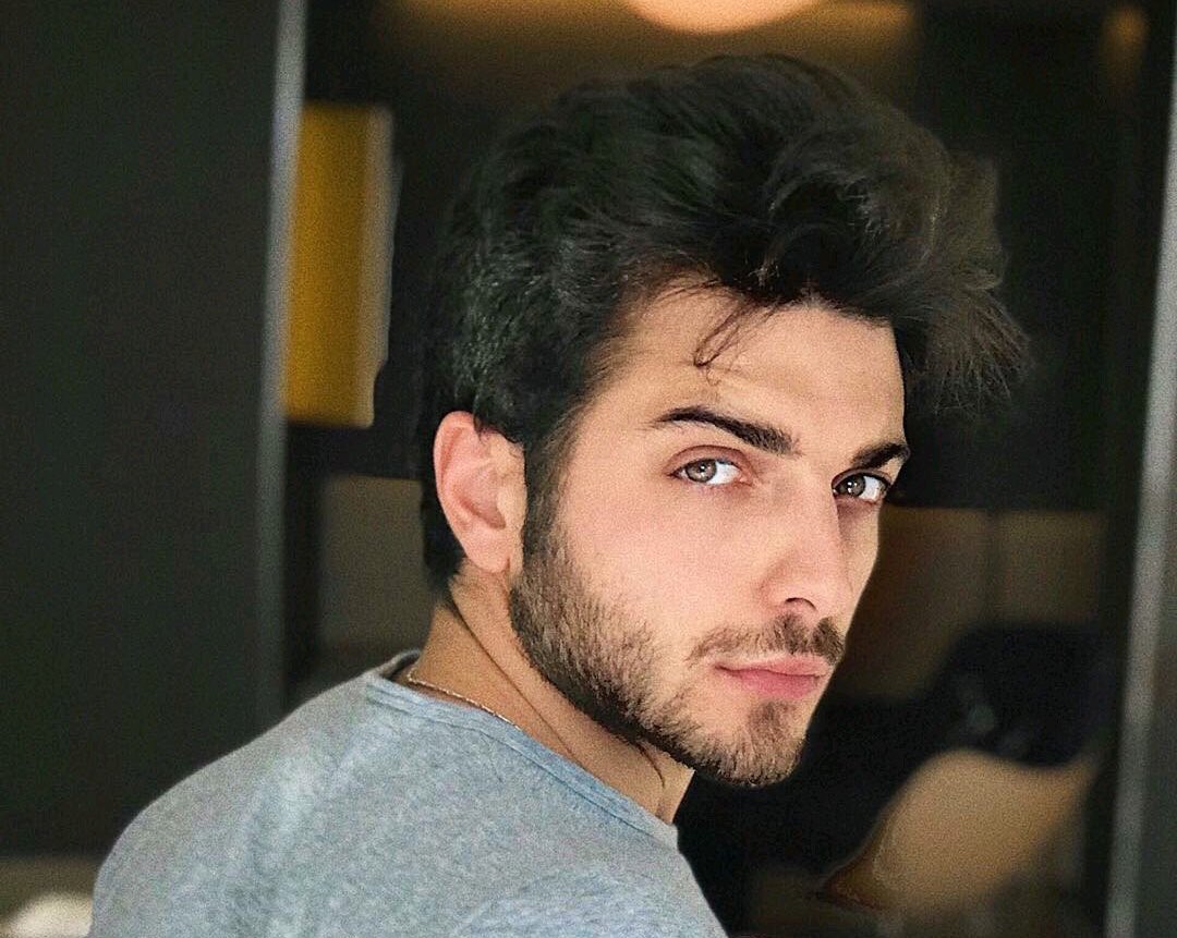 CharFlorida's tweet photo. As if your eyes are speaking
and filled with mystery
#GreatPose #Electric
#YouLookBeautiful
✨✨💛💫😍💫💛✨✨
@GianGinoble ⚡️ https://t.co/uUaHGFcMBE