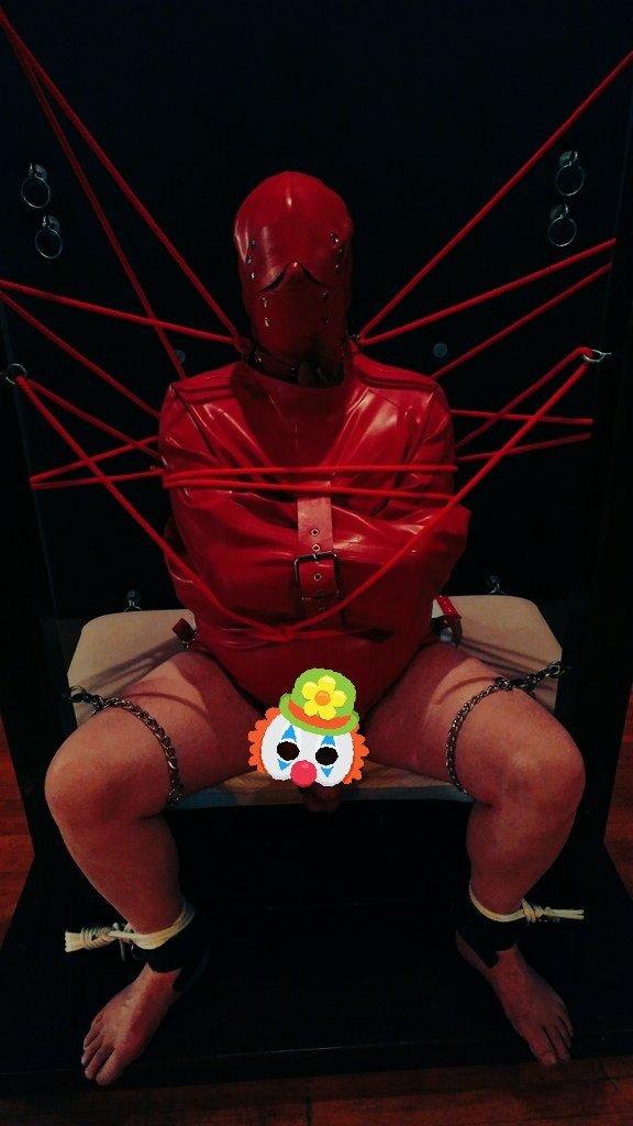 chicagomistress's tweet photo. This was my Saturday. Yours? #rubberbondage @invinciblerubbr #rubberstraightjacket #cocktorment #cbtmistress #heavybondage #medicalplay #2slavesnowaiting #meninrubber #chicagodomme #professionaldominatrix https://t.co/wB6SmoZuuk