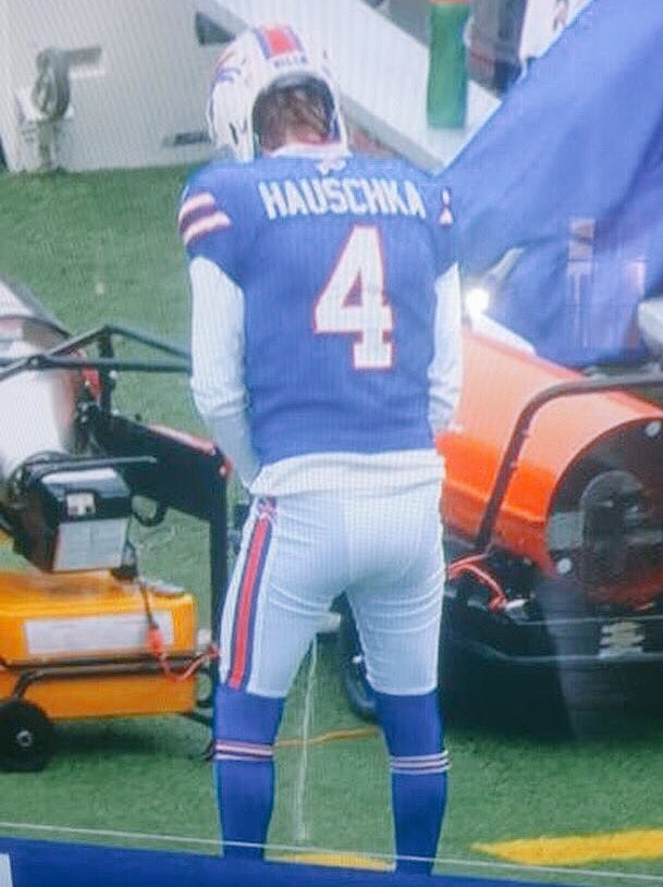 PardonMyTake's tweet photo. #PissDawgs https://t.co/cyDyRX9KCx