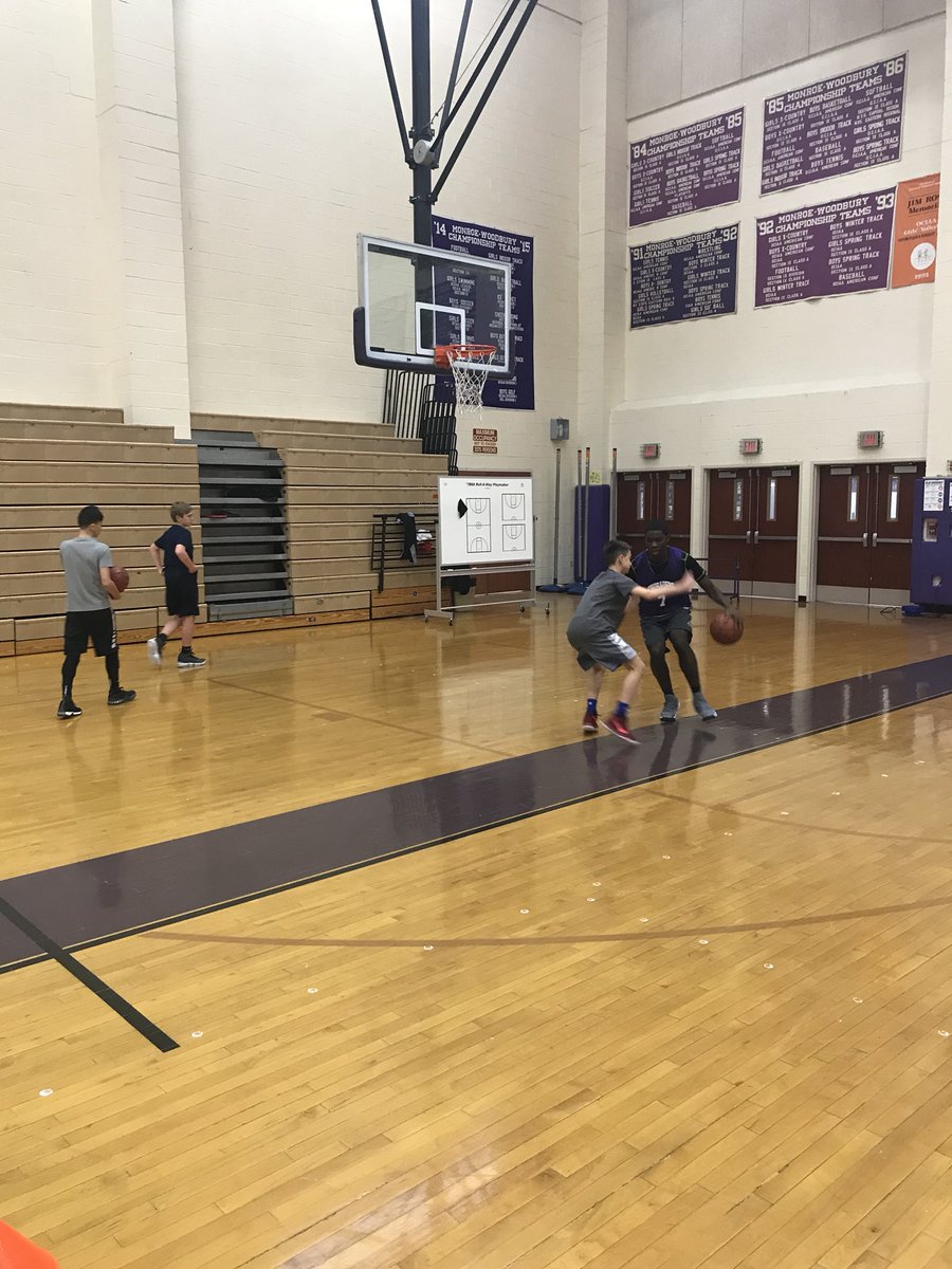 MW_BBall's tweet photo. Great clinic this morning with St. Patrick’s CYO run by our Varsity players! #crusadershoops #community #givingback https://t.co/1UnOhIEIW0