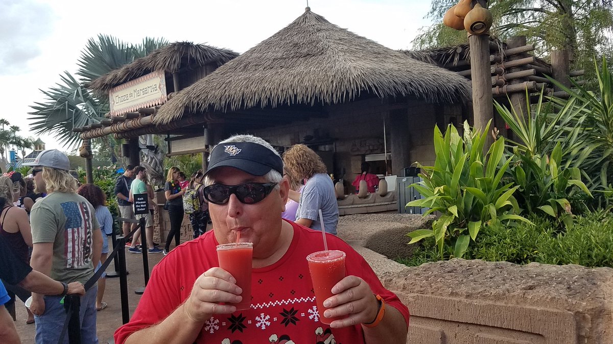 TheLeisureProf's tweet photo. Found papa Miller in line for margaritas #DrinkingatDisney #EpcotChristmas https://t.co/cBIKKKArZb