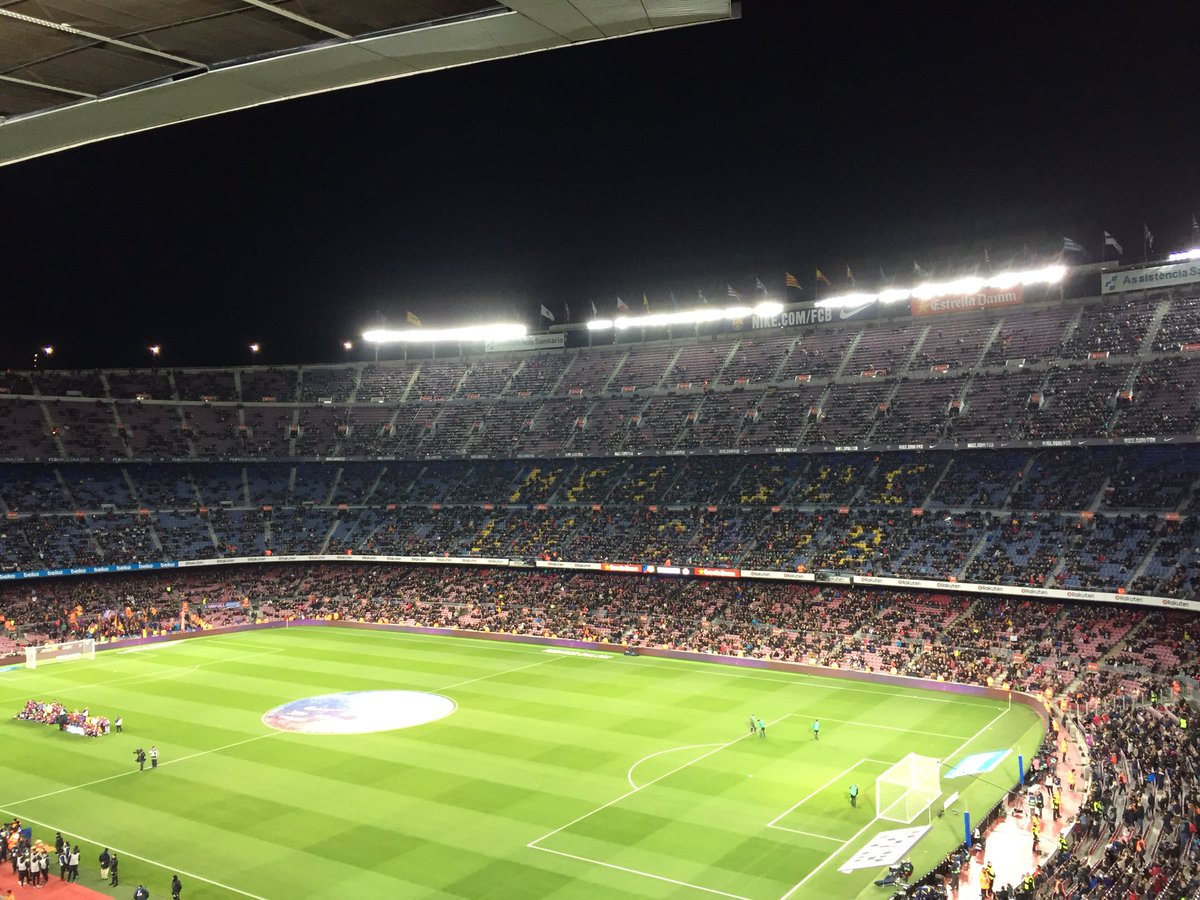 alexmegapc's tweet photo. 4 gats al camp nou s’estan carregant el  fûtbol #frac1 #latdp https://t.co/xnXU2Bc0hI