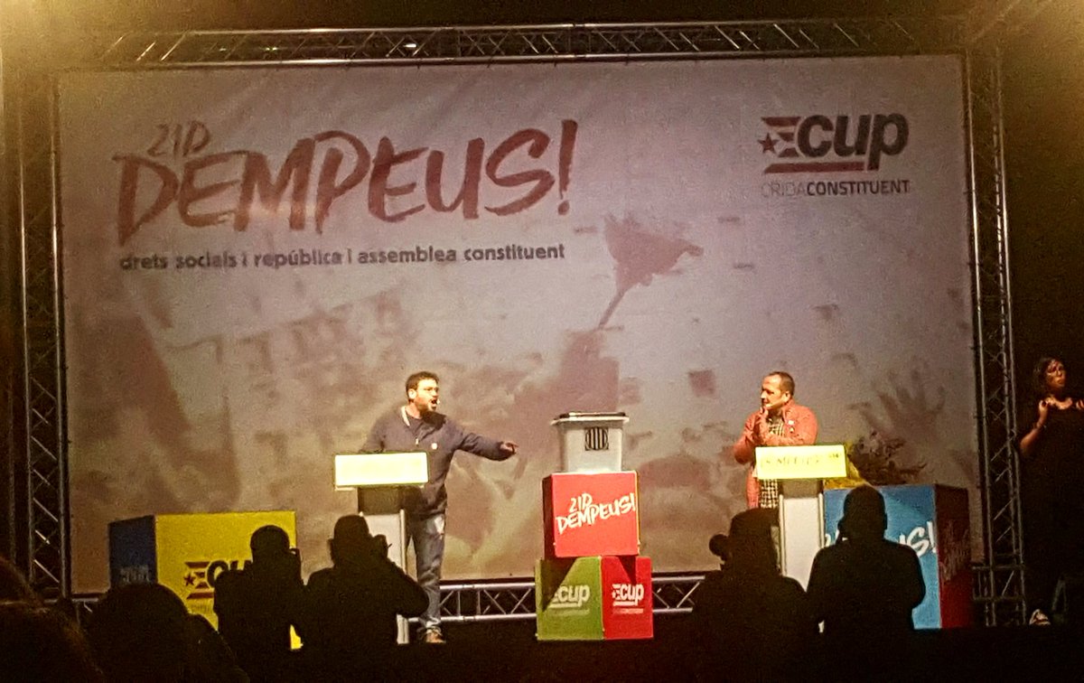 catalacule73's tweet photo. Mai ni ningú ni res ens aturarà @cupnacional @CUPGirona @danicornella @Nataliadipp @AlbanoDante76 @HiginiaRoig @LaiaPelachSaget , Benet Salellas
#Dempeus #DempeusGirona #CUP2017 https://t.co/f7JeuE4W0H