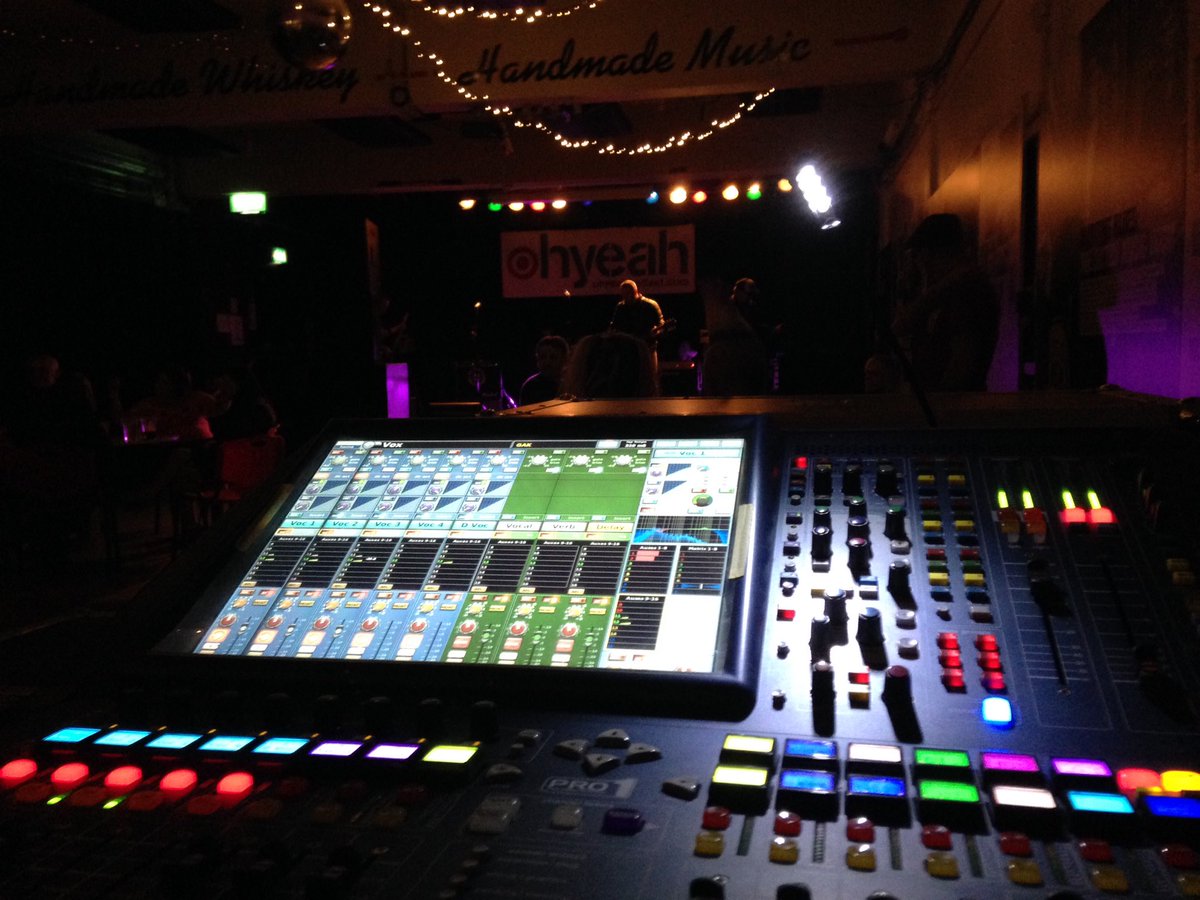 Fun night mixing The Defects, The Gak and FUBAR with <a href="/audio_kitchen/">Audio Kitchen</a> toys in the <a href="/OhYeahCentre/">Oh Yeah Music Centre</a> last night.