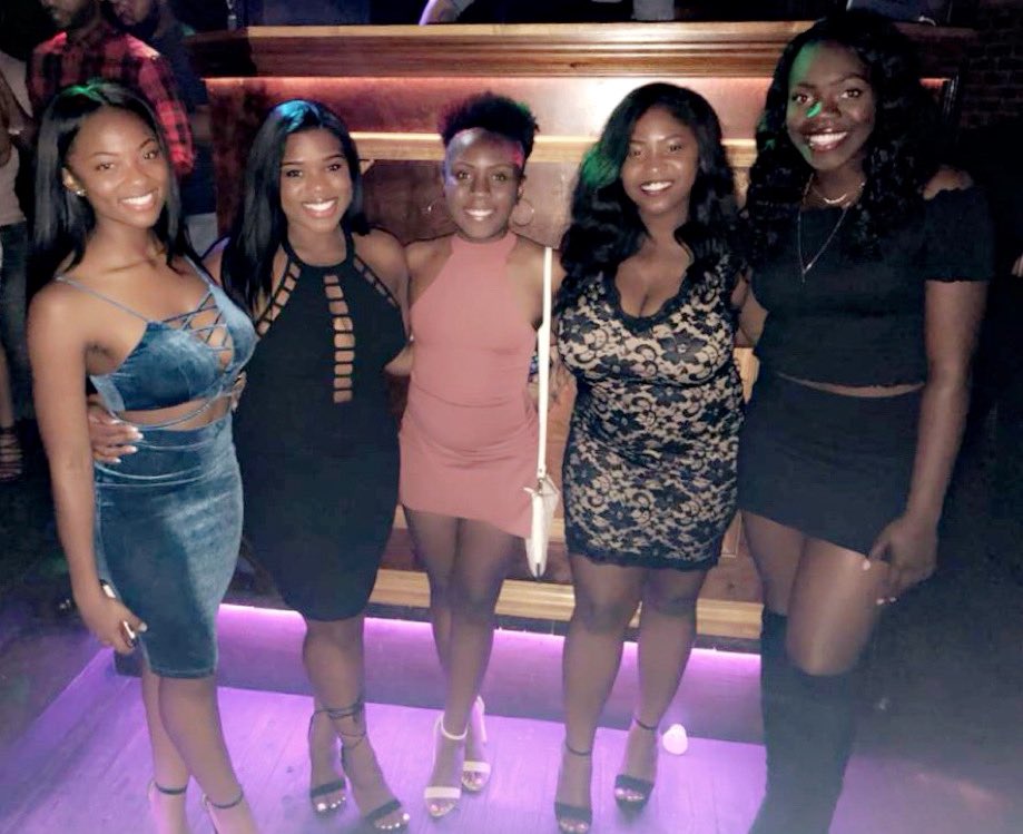 alexxis_harris's tweet image. Line Sisters &amp;lt; Sisters for Life 💙👯‍♀️

Missing our Pearl @shaina_ruth1 😘
#FinerWomen #GradBash2K17