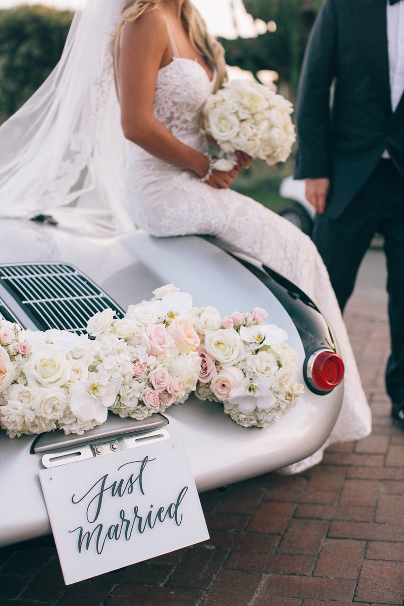 Love this shot on this luxury car! <a href="/KevinCovey/">Kevin Covey</a> kevinsparties.com photo by <a href="/victorsizemore/">victorsizemore</a>