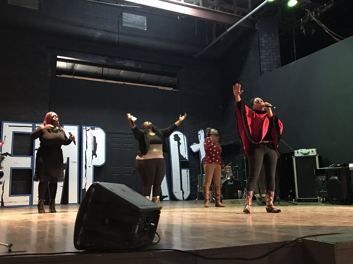 empactchurchhaz's tweet photo. We love Sundays at EMPACT! #EMPACT2017 #Gifts | @J_Earl_Cray https://t.co/8Cum4d3SRY