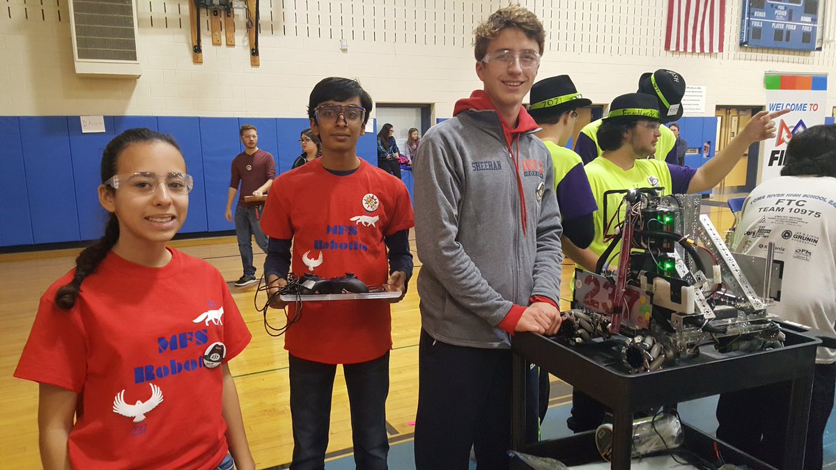 MOmilianMFS's tweet photo. @mfsfox , The MFS Hawks are in the semifinals of the FIRST FTC Qualifier https://t.co/GSVtzfO7Mr