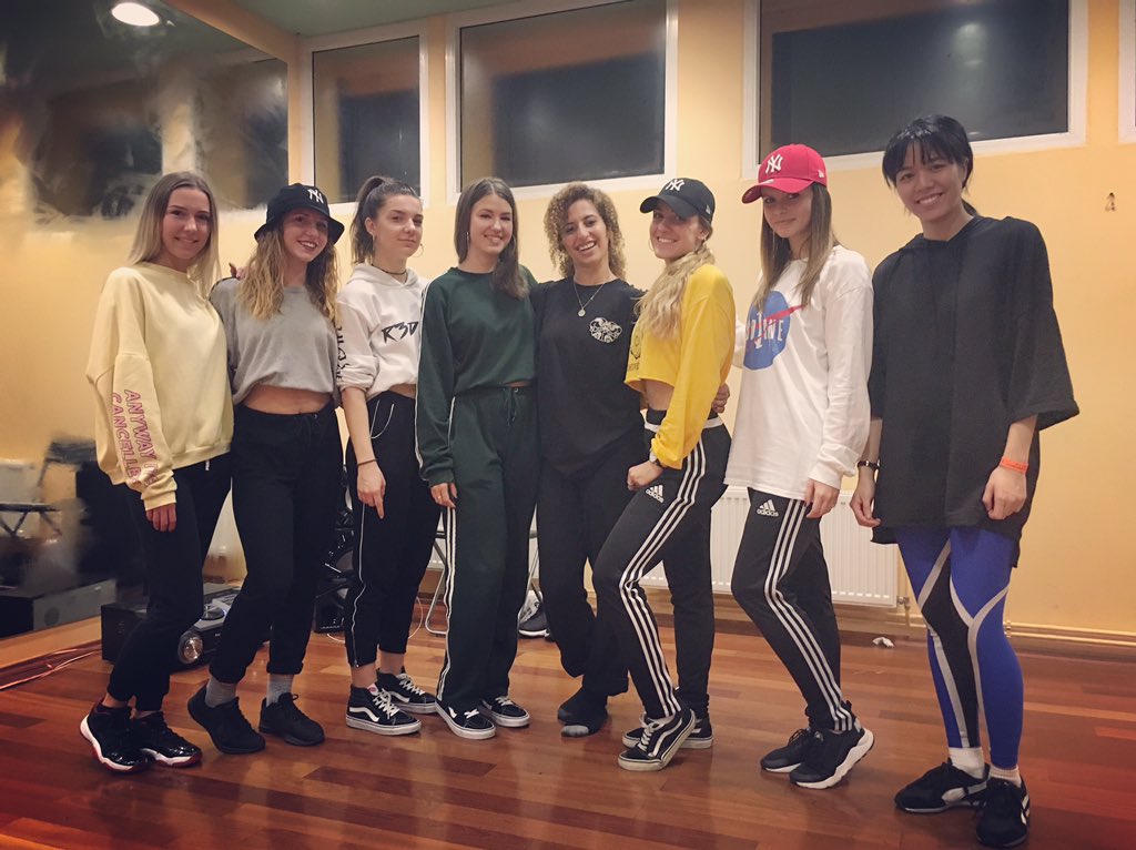 R3DSeven's tweet photo. 😍❤🔥 #dance #workshop #ginamichael #r3dseven #r3done #hungary #today https://t.co/1AdLkBs741