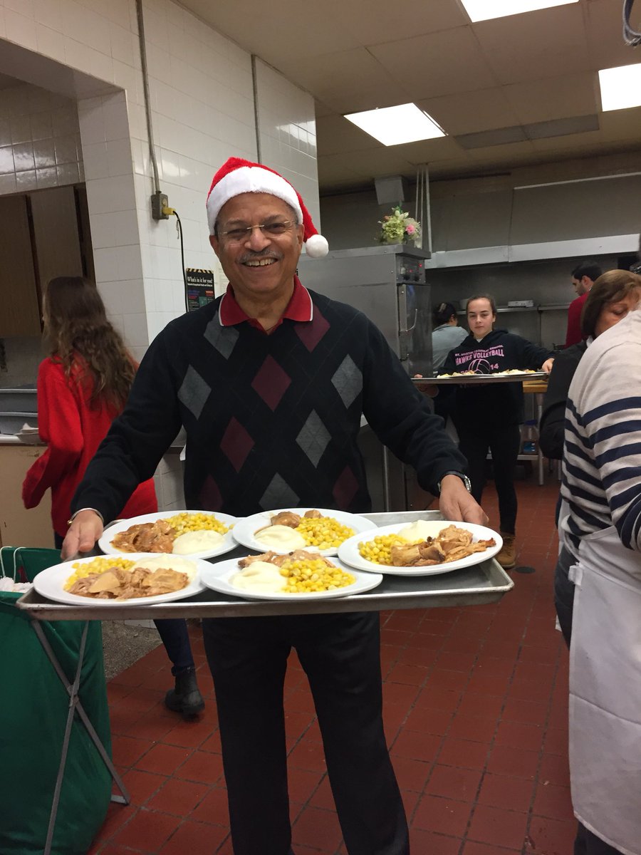 iamsensational's tweet photo. Nothing better than being of service to others. Serving Annual Christmas Dinner to about 400 people in need of it today at the Marconi Club. https://t.co/VL2L6Pmdlp