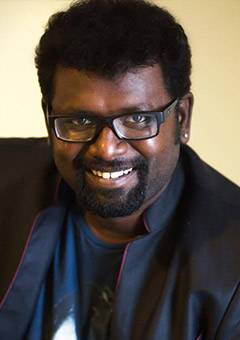 filmistreet's tweet photo. பலூன் படத்தால் கபாலி-பைரவா பாடலாசிரியருக்கு கிடைத்த பெருமை https://t.co/Zfe8uWOQR4 #Balloon #BalloonTrailer #Kabali #Bairavaa #ArunRajaKamaraja @Arunrajakamaraj @sinish_s @DoneChannel1 @Actor_Jai @yoursanjali @thisisysr @jan_iyer @SureshChandraa https://t.co/mvLjvSZymx