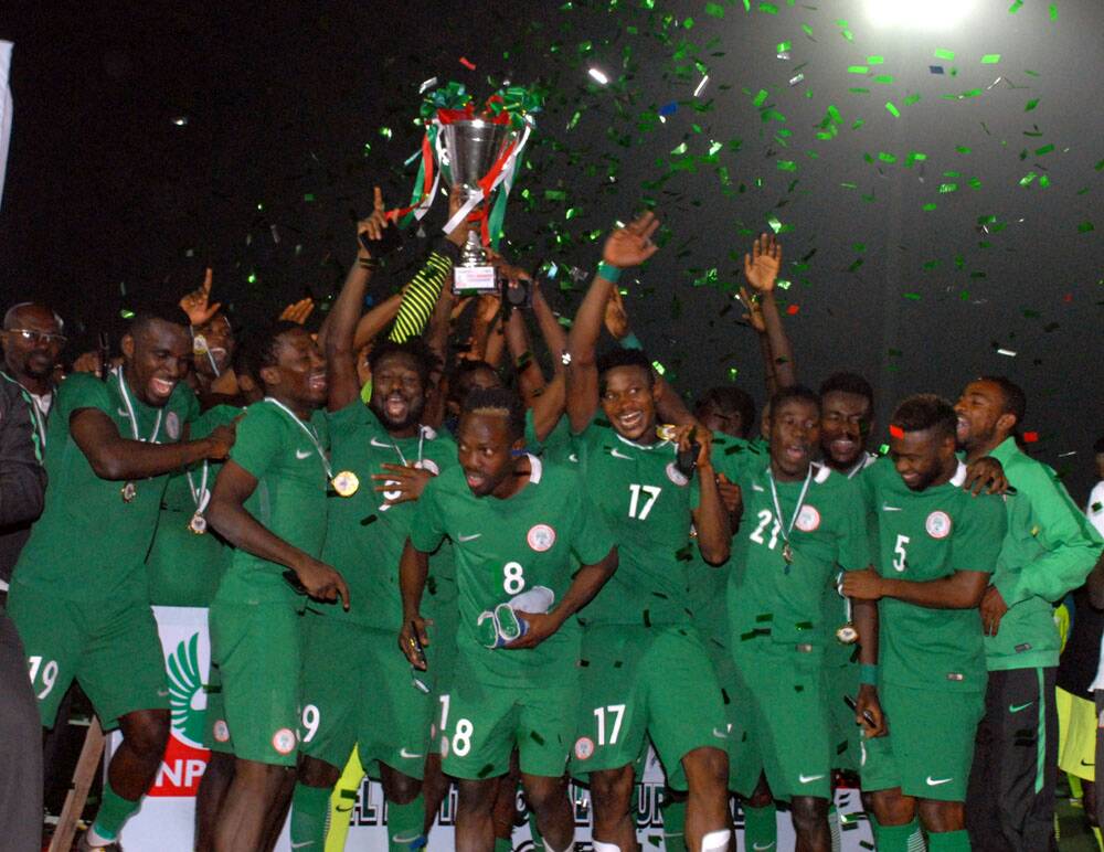 NPFLOfficial's tweet photo. All hail the champions!!
Olle! Olle!! Olle!!!
#NPFLInvitational2017 #Champions https://t.co/bplcxGCLTn