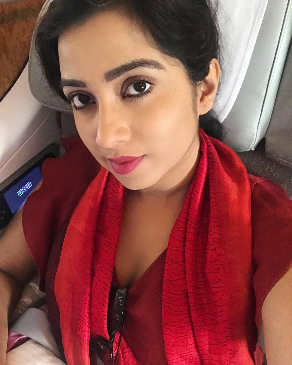 MaahiSolanki777's tweet photo. @shreyaghoshal di My Most Favourate Picture 👇
I Hope You set Ur DP 🙏😊😘😍 https://t.co/aFVcSNT8nJ