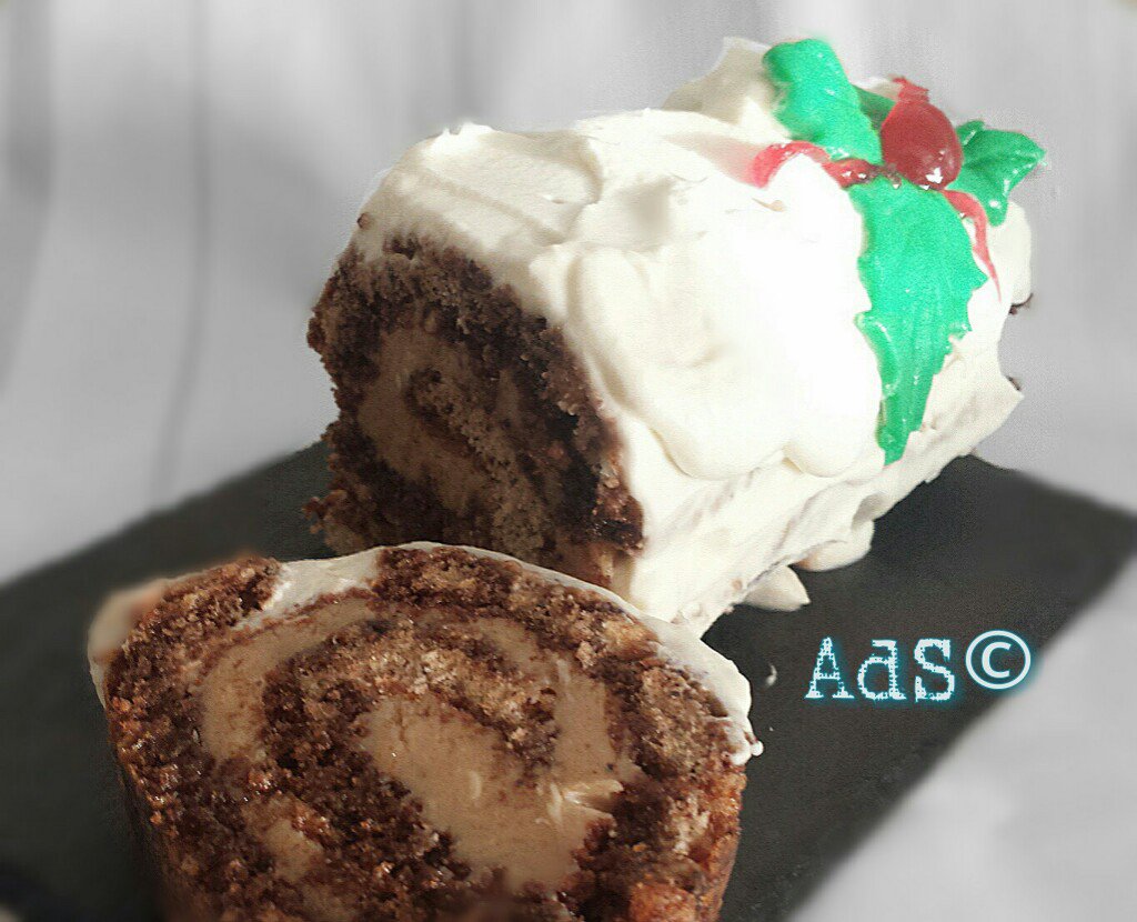 AlacenadeSabor's tweet photo. La deliciosa #receta que  os traigo hoy podéis usarla cómo #postre en #Navidad o en cualquier otra época del año.

#Tronco #Navideño de #Moka
#Brazogitano
https://t.co/Y24jchgiS1 https://t.co/FeRS7WCau6