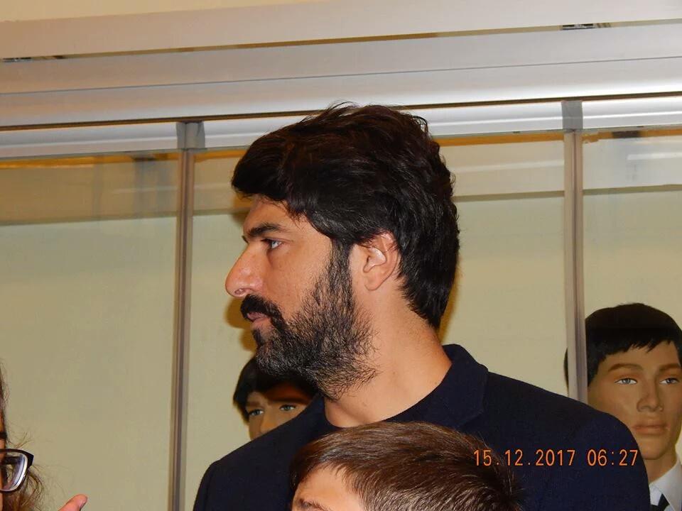 asiyedemir0000's tweet photo. Bir insan her açıdan"mi muhteşem olur, yüzlerce kez maşallah kuzu. .
#EnginAkyurek https://t.co/PCO9VJ5dIA