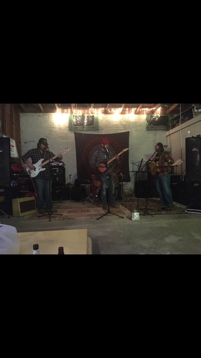 giltedgemusic's tweet photo. We had a blast at the 13th Annual Bloodshot Christmas @BloodshotEyes1 our 1st show in our new homebase venue Thanks to Zeke Yarbro @UTRtheBand John McCalla, Sam Flow, Nate Tyler, & Terry Bell for night to remember!can't wait for #BSXmas14 #BSXmas #giltedgemusic #901jams https://t.co/XqWrlRfVBI
