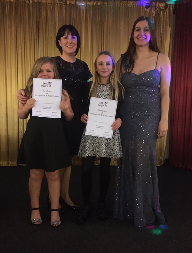 mummy0f3's tweet photo. Well Done Girls! #dancepresentation @Y5Peregrine @Norbridgeschool @JezzRoseHayes @Angoliviasmummy https://t.co/qeCDUDXo7t