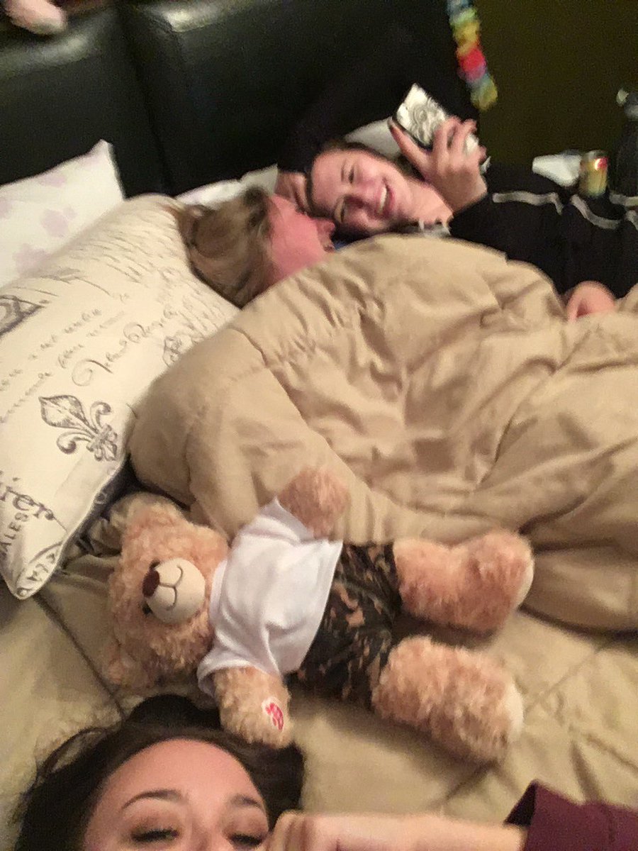 TaylorKosteriva's tweet photo. Sundays are for companionship https://t.co/J0XrYfnvbp