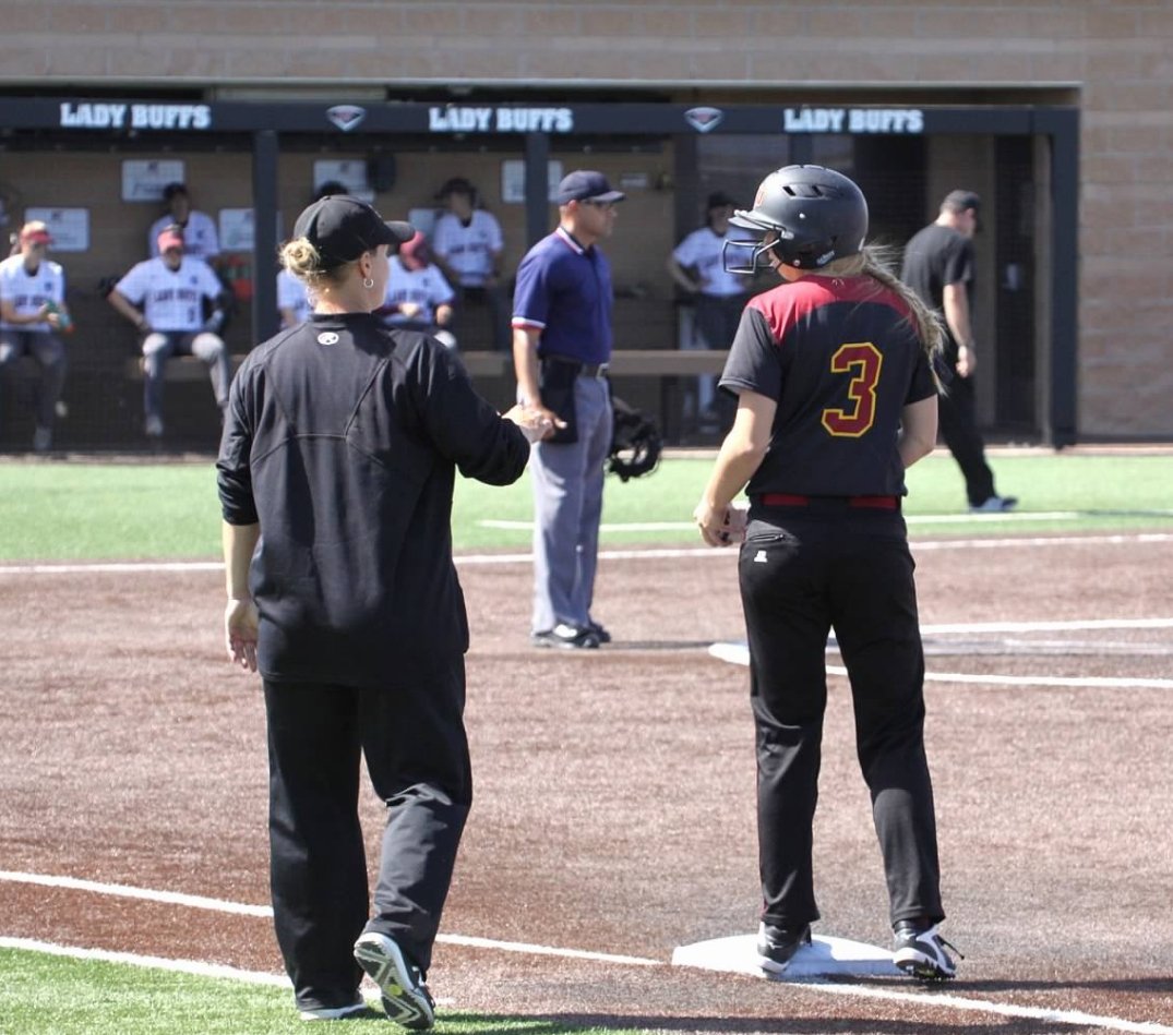 schultze_13's tweet photo. Congrats to all who graduated at MSU this semester, and a special shoutout to MSU Softball's very own #3 Amanda Thomas on graduating this wknd!! So proud of you!! https://t.co/o8i8qVBt9D