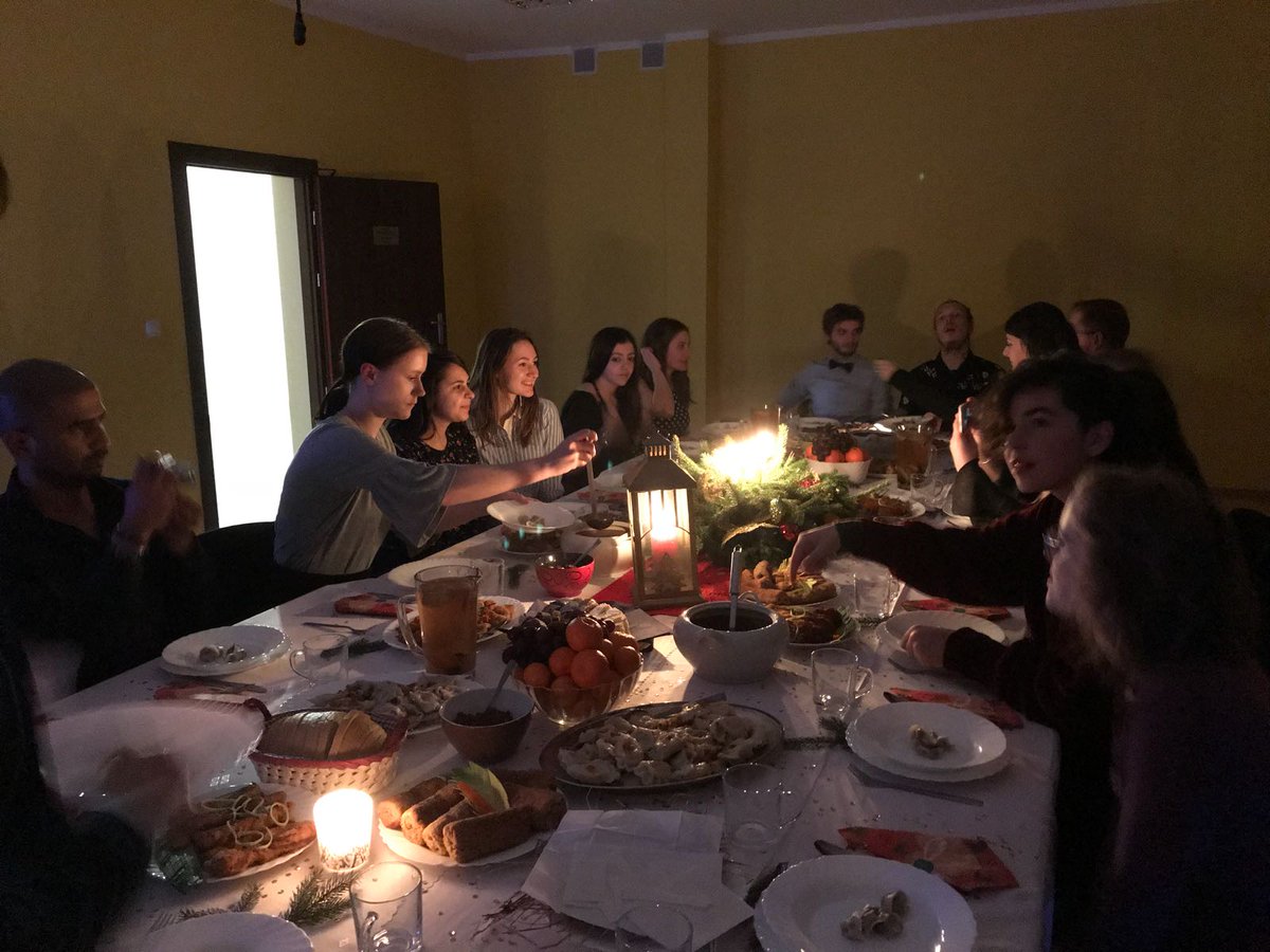EfmPoland's tweet photo. A little bit of EFM Christmas dinner night 🍴 🎅🏻
A moment to be together by sharing also Christmas Polish traditions with all our volunteers and workers. Thank you all 😊
#efmpoland #volunteers #evs #europeanvoluntaryservice #erasmusplus #christmasdinner https://t.co/2HzIWoKjND