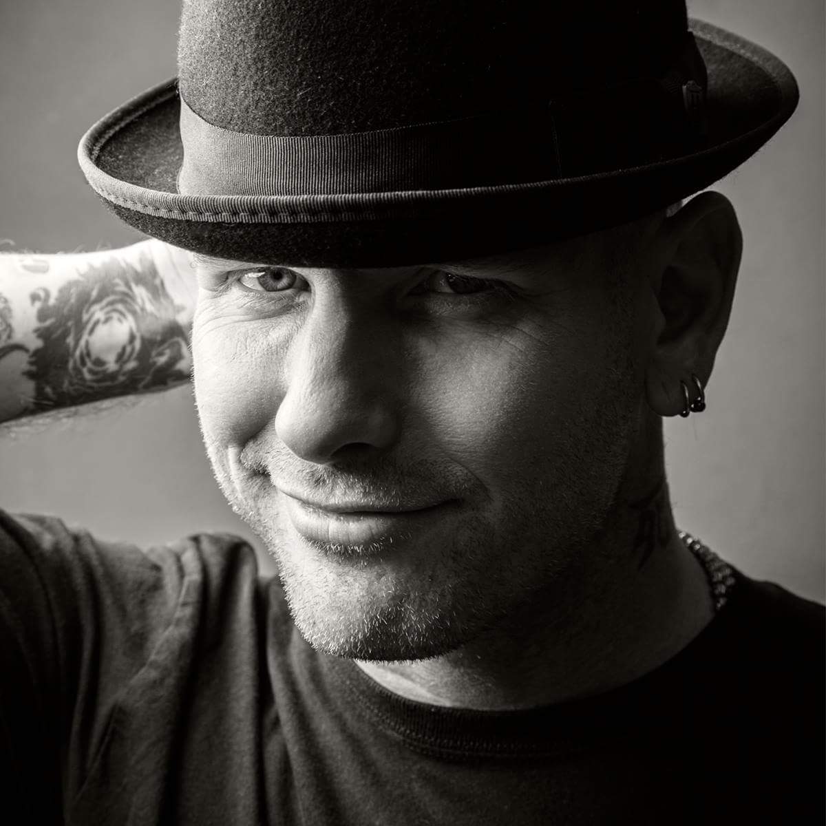 ArmyCoreyTaylor's tweet photo. Corey Taylor FB page  just updated their profile picture https://t.co/gDQp6MBM63