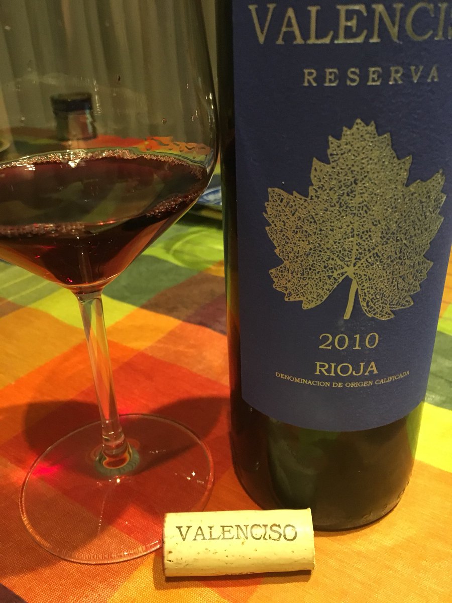 LagarEl's tweet photo. Disfrutando de un gran vino @valenciso 2010 serio y elegante https://t.co/EUFu1zpgzr