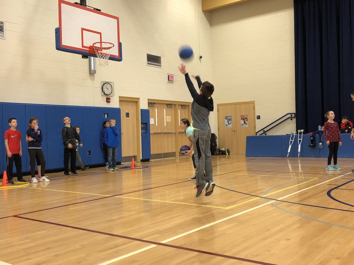 GCPhysEd's tweet photo. @GCPhysEd grades 3-5 have been practicing dribbling and shooting for past 2 https://t.co/H7JtpDXWdM unit coming to an end. We did our best and had fun! #bscsd #gordoncreekelem https://t.co/KbEUZdLZxE