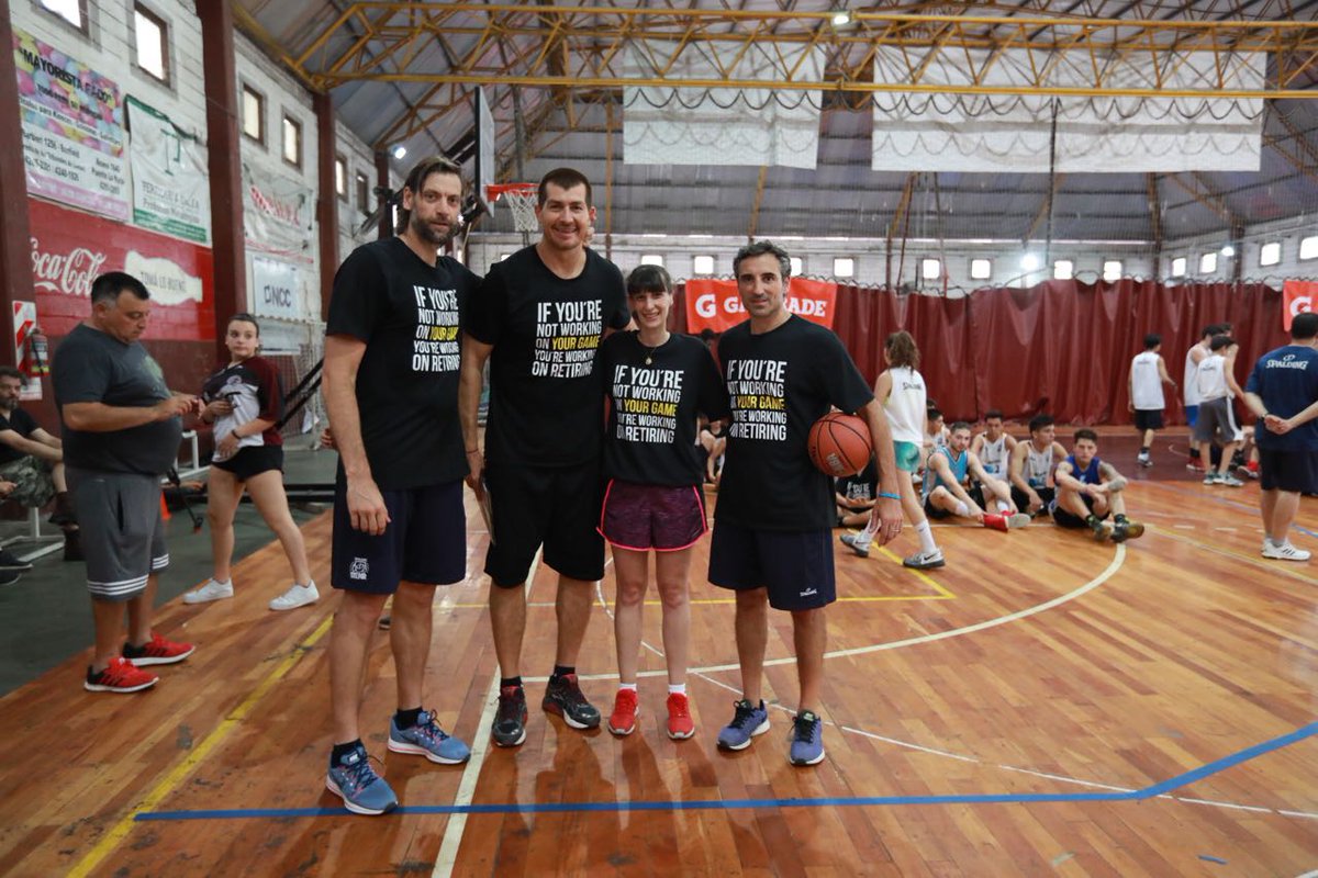 Admiración absoluta, ganaron todo lo que jugaron. Siempre es lindo escucharlos. Son geniales. Fueron 4 días inolvidables trabajando y compartiendo con ustedes en el Campus. <a href="/obricio7/">fabricio oberto</a> <a href="/alemontecchia/">Ale Montecchia</a>, Rubén Wolkowyski.