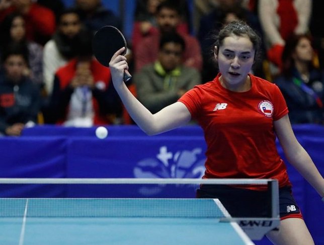 INDChileOficial's tweet photo. Valentina Ríos, la campeona latinoamericana de 15 años que se abre paso entre las grandes del tenis de mesa. Descubre su historia 
https://t.co/bXbq5InUlp https://t.co/lujTUx3FFH