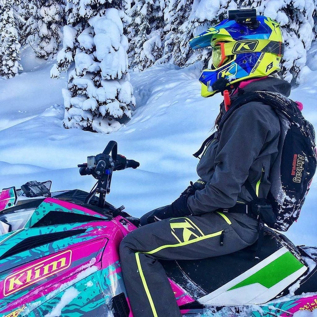 KlimUSA's tweet photo. @gabriellehockley looking fresh in her Lochsa and F3 Helmet. 
@klimwomens 
#KlimLife #KlimGirls
#NWSledder #KlimTeam
#TeamArcticCat https://t.co/iHfJPFJUhX https://t.co/XfyAmaGWHv