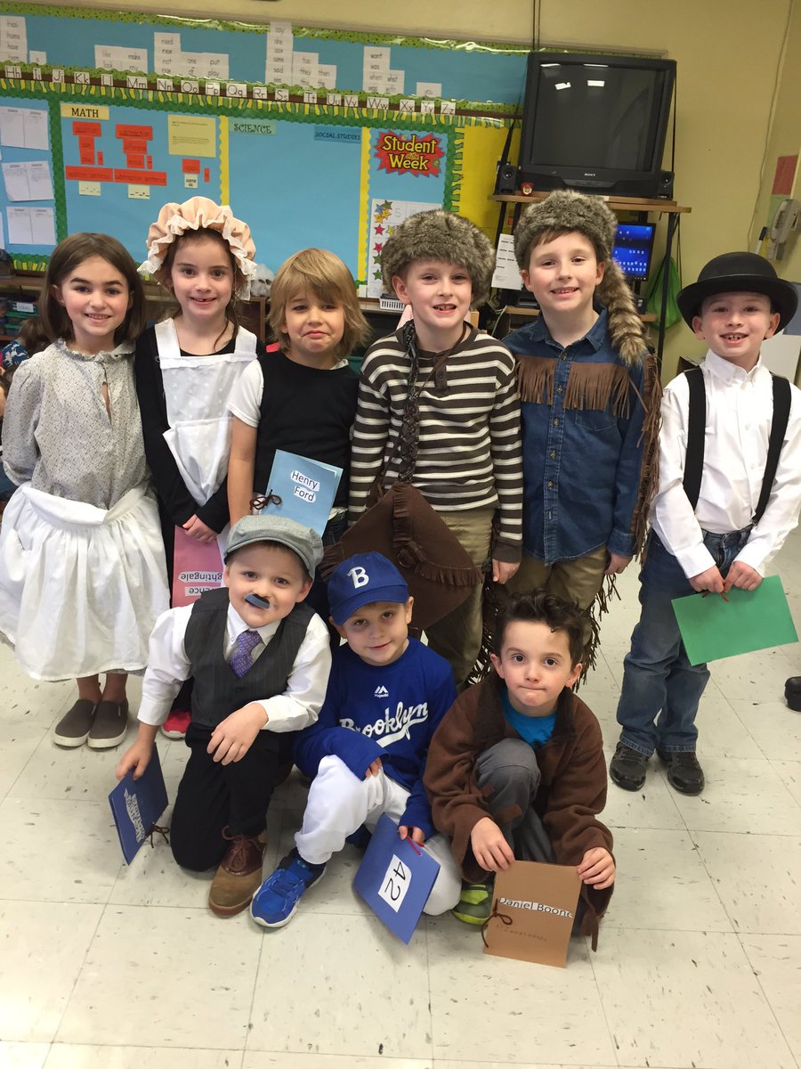 CarsonSccarson's tweet photo. 1st grade Famous American presentations @SSESGamecocks. https://t.co/zbNwkmpQ84