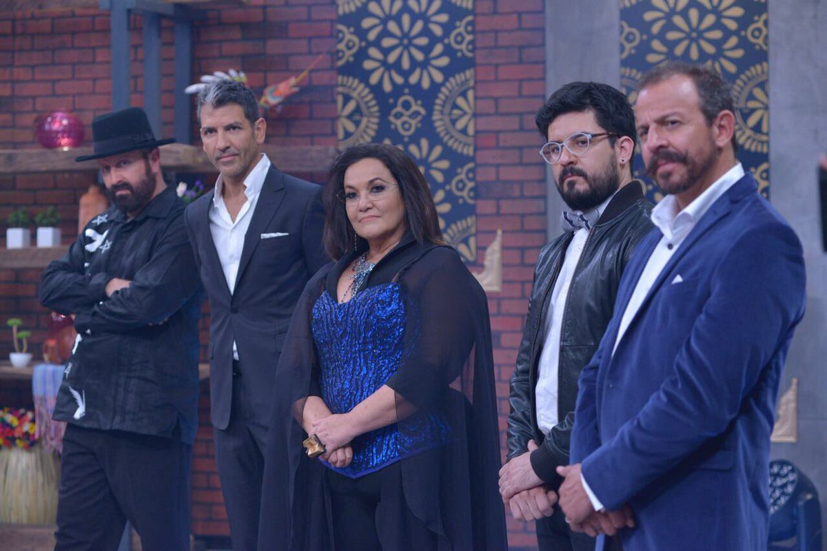 benitoysolange's tweet image. La última y nos vamos 🤘🏽🍏 dos grandes estarán con nosotros hoy que gane el mejor 🙏🏼