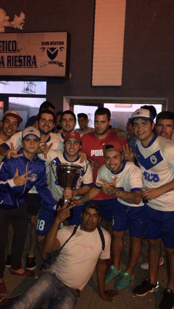 RiestraCa's tweet photo. Pesa 3KG #DALECAMPEON 🔵⚪️🔵 https://t.co/zAe3f1K52h