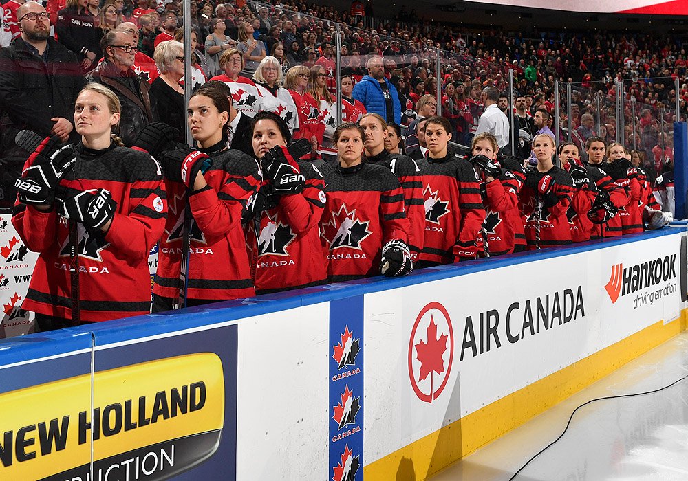 WomensWorlds's tweet image. Edmonton, WOW. The sincerest thank you to each of the 17,468 fans at @RogersPlace and to ALL of you cheering from home. ♥️🇨🇦♥️ #RedWhiteUnite